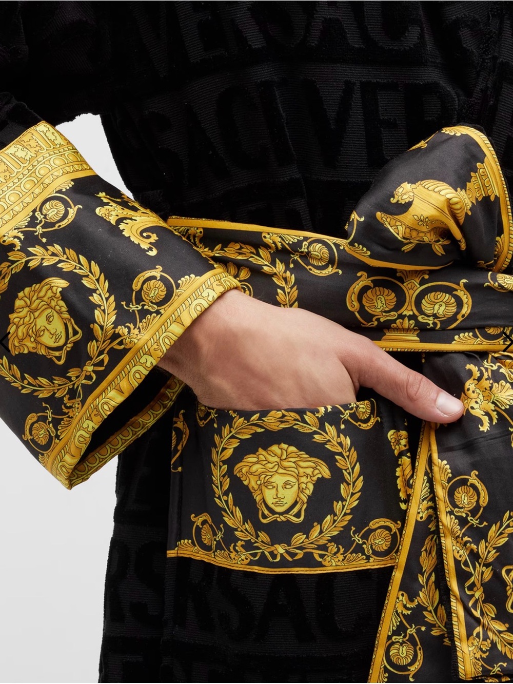 Versace Baroque Unisex Robe - Picture 6 of 6